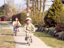 Daji learns to cycle, April 2004