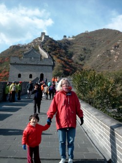 Yanmei and Lene on the the way up the Great Wall