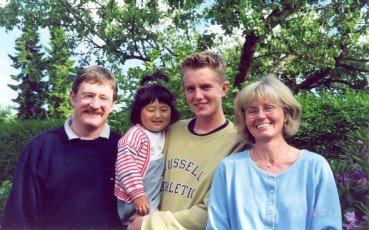 Family picture on Thomas' birthday - June 2001